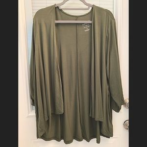 25% off listed price. Sage green color open cardigan from torrid. Size 3.